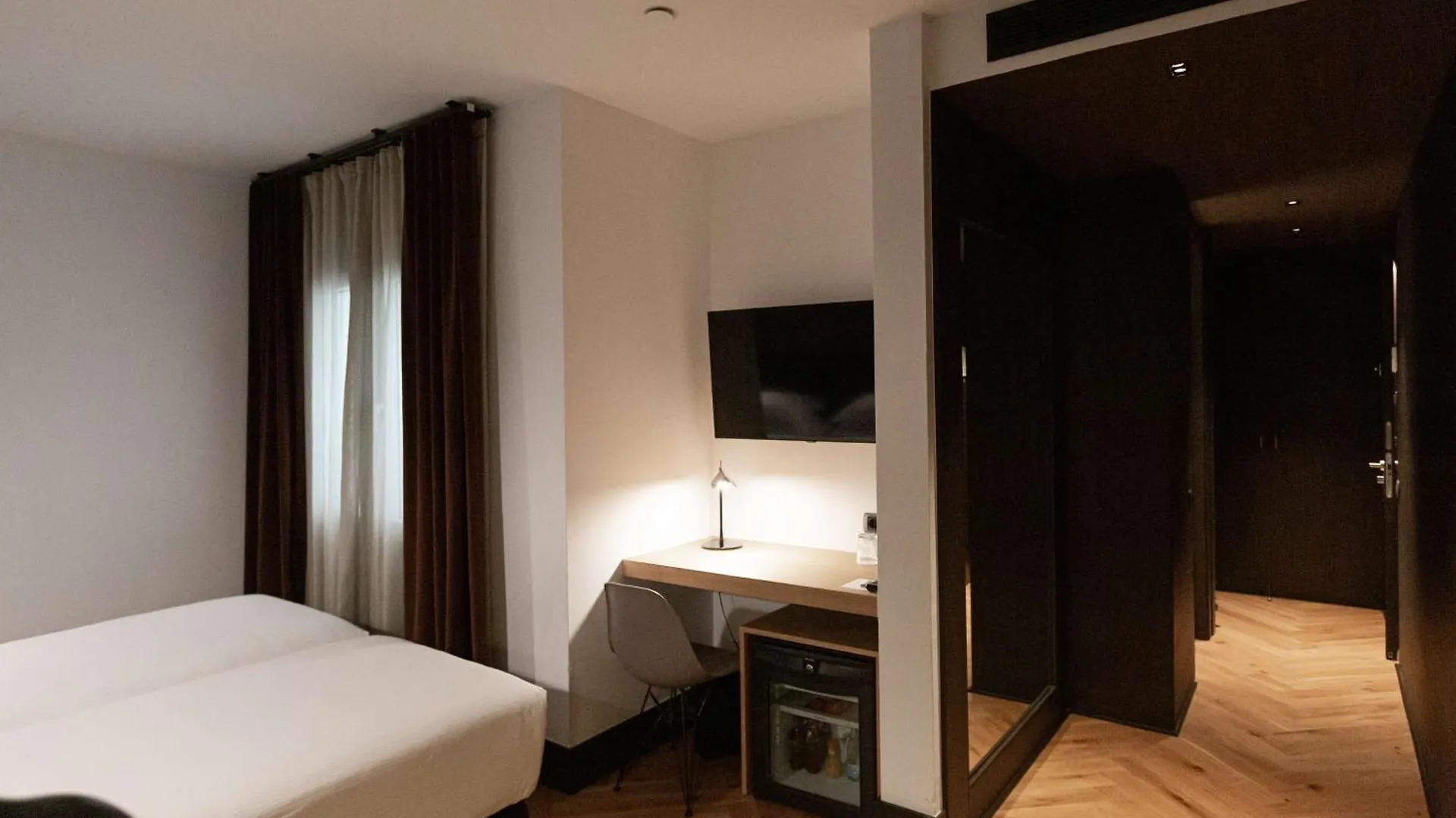 Hotel Alexandra Barcelona Hotel, Curio Collection By Hilton