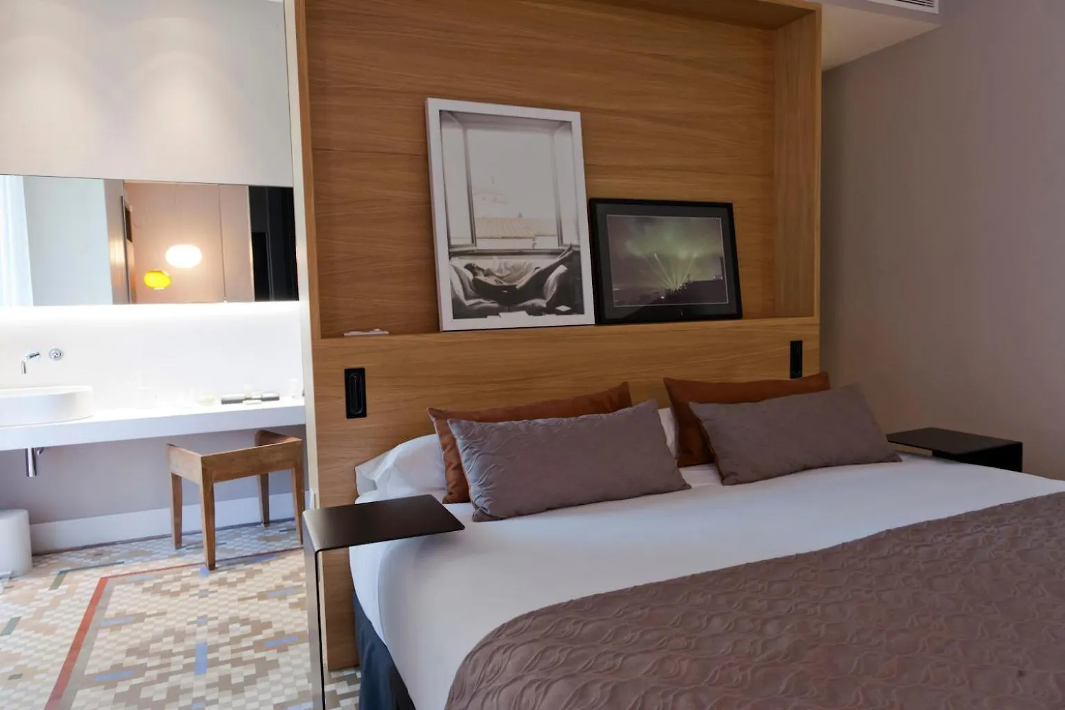 Alexandra Barcelona Hotel, Curio Collection By Hilton 4*,  Spagna
